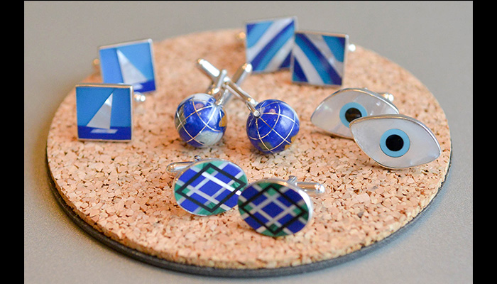 Cufflinks for him in the color of the season. 